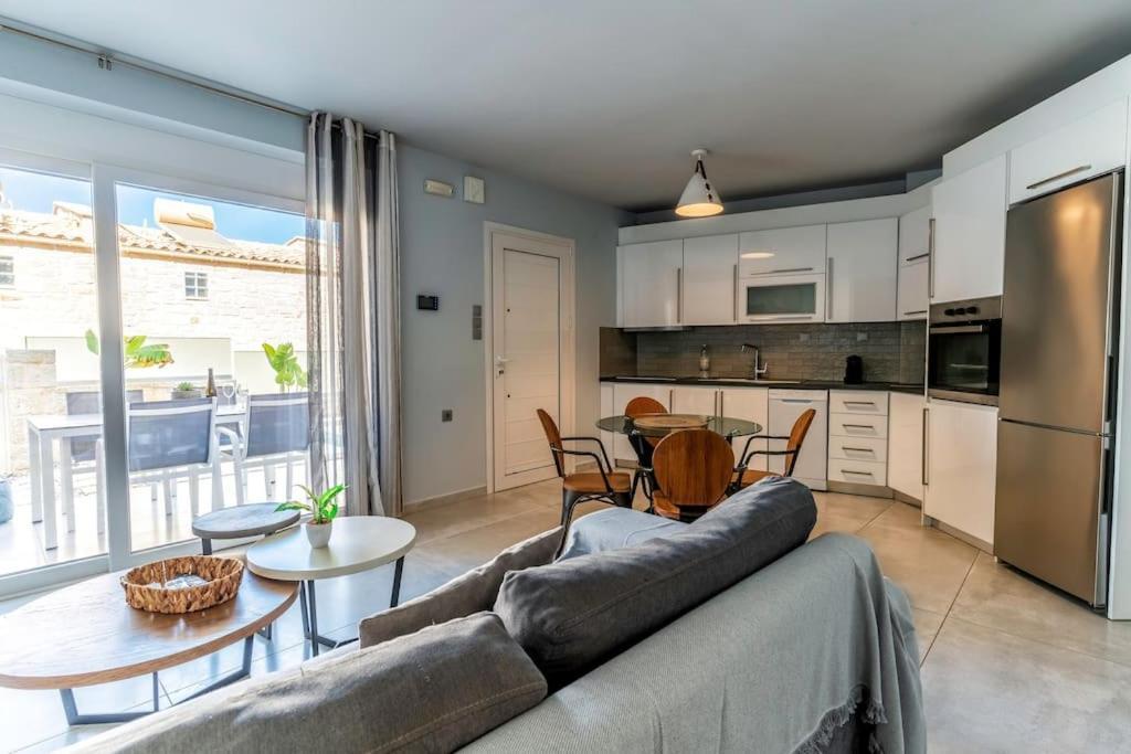 Zefyros Suite , Seafront Retreat ! Panormos  Экстерьер фото