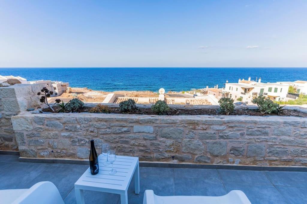 Zefyros Suite , Seafront Retreat ! Panormos  Экстерьер фото
